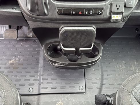 Used 2025 RAM ProMaster 2500 w/ Premium Convenience Group image 21