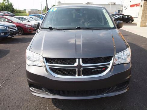 Used 2019 Dodge Grand Caravan SE FWD image 4