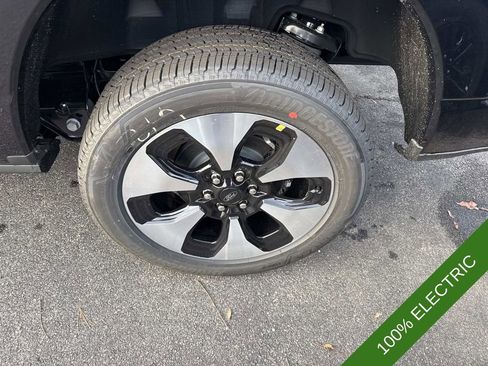 New 2025 Ford F150 Lightning Platinum image 33