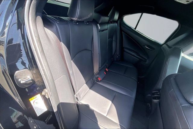 Used 2019 Lexus UX 200 w/ Premium Package FWD image 27