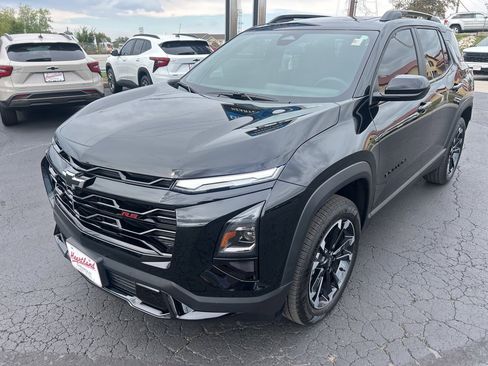 Used 2025 Chevrolet Equinox RS image 1