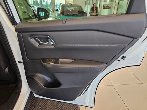 New 2026 Nissan Rogue Platinum image 29
