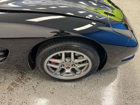 Used 2004 Chevrolet Corvette Z06 w/ Memory Package RWD image 26