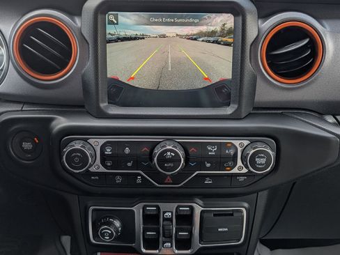 Used 2023 Jeep Gladiator Mojave w/ Cold Weather Group AWD/4WD image 17