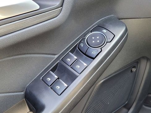 New 2025 Ford Escape SE w/ PHEV Premium Package image 38