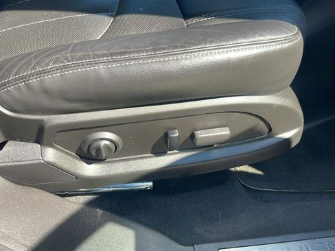 Used 2017 Buick Enclave Leather AWD/4WD image 24
