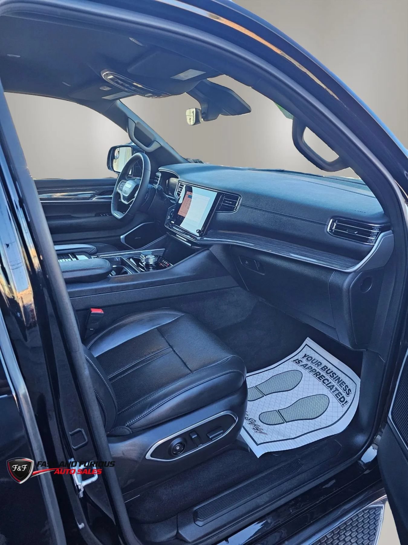 Used 2022 Jeep Wagoneer Series II AWD/4WD image 8