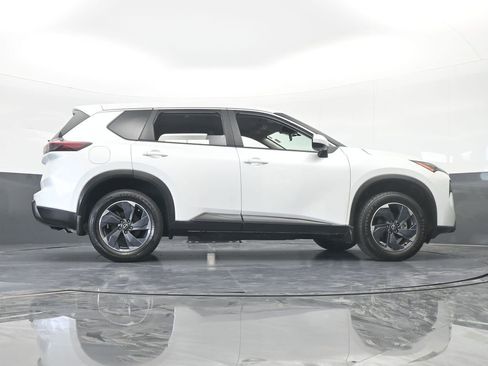 Used 2024 Nissan Rogue SV image 61