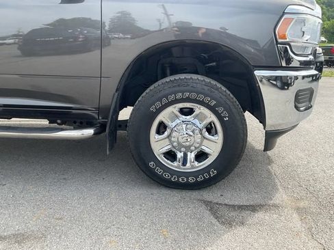 Used 2024 RAM 2500 Tradesman w/ Chrome Appearance Group AWD/4WD image 17