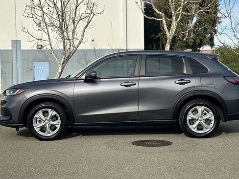 Used 2023 Honda HR-V LX image 7