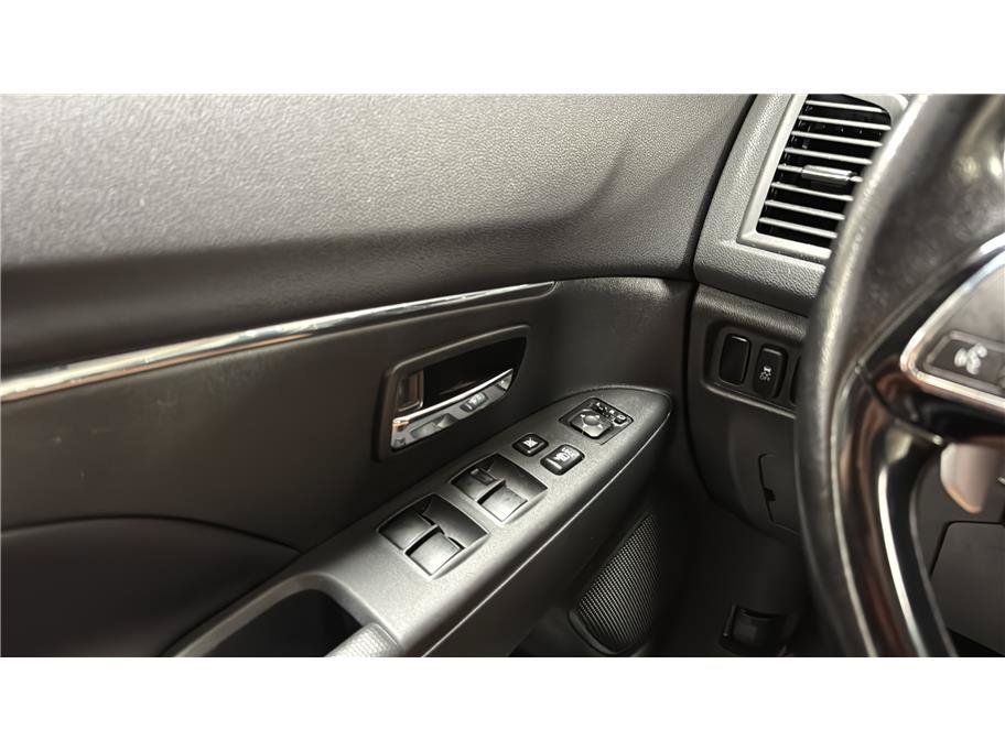 Used 2016 Mitsubishi Outlander Sport SEL FWD image 36