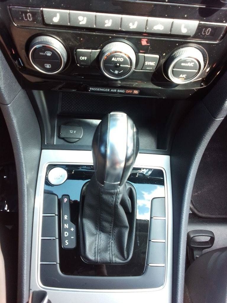 Used 2021 Volkswagen Passat 2.0T SE FWD image 13