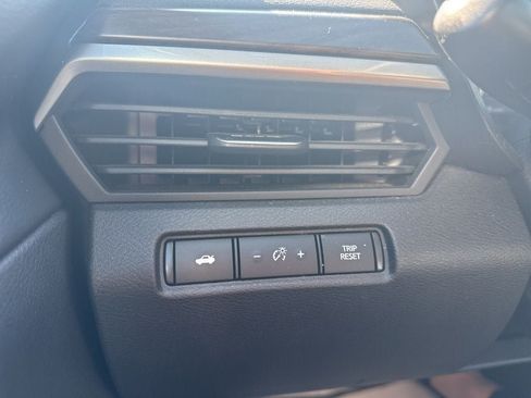 Used 2023 Nissan Altima 2.5 SV FWD image 25