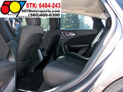 Used 2015 Chrysler 200 Limited w/ Convenience Group image 16