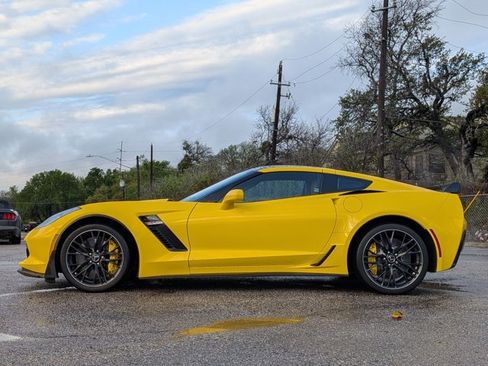 Used 2015 Chevrolet Corvette Z06 w/ 3LZ Preferred Equipment Group image 8