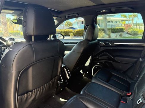 Used 2016 Porsche Cayenne S AWD/4WD image 12