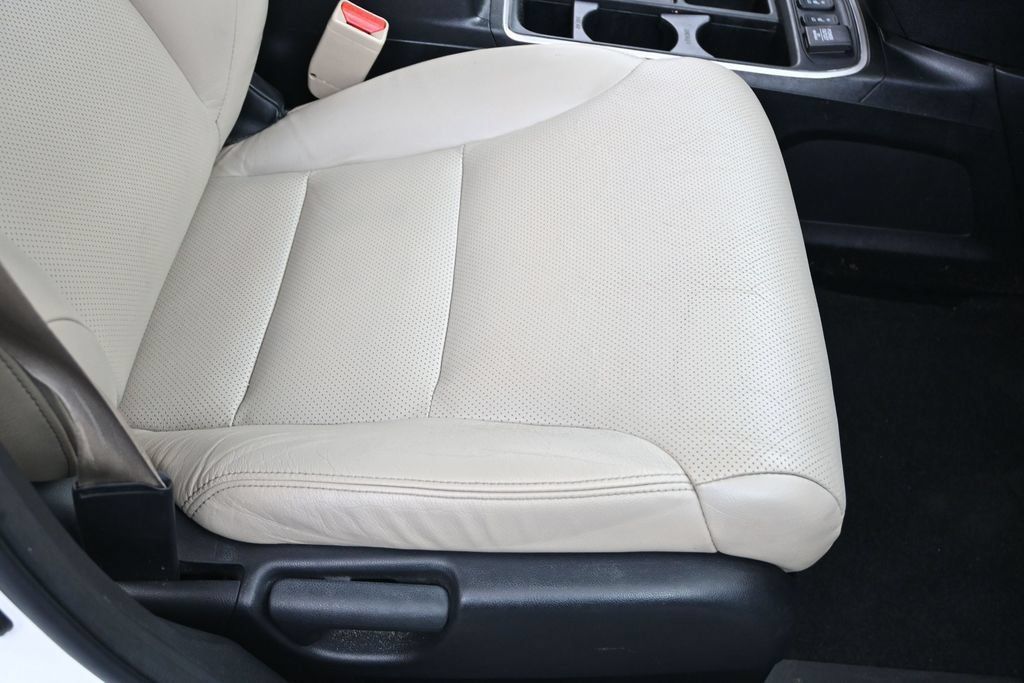Used 2016 Honda CR-V Touring image 11