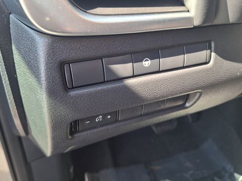 Used 2022 Nissan Rogue SV FWD image 10