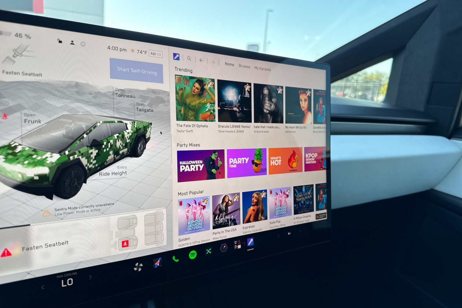 Used 2024 Tesla Cybertruck AWD Crew Cab image 48