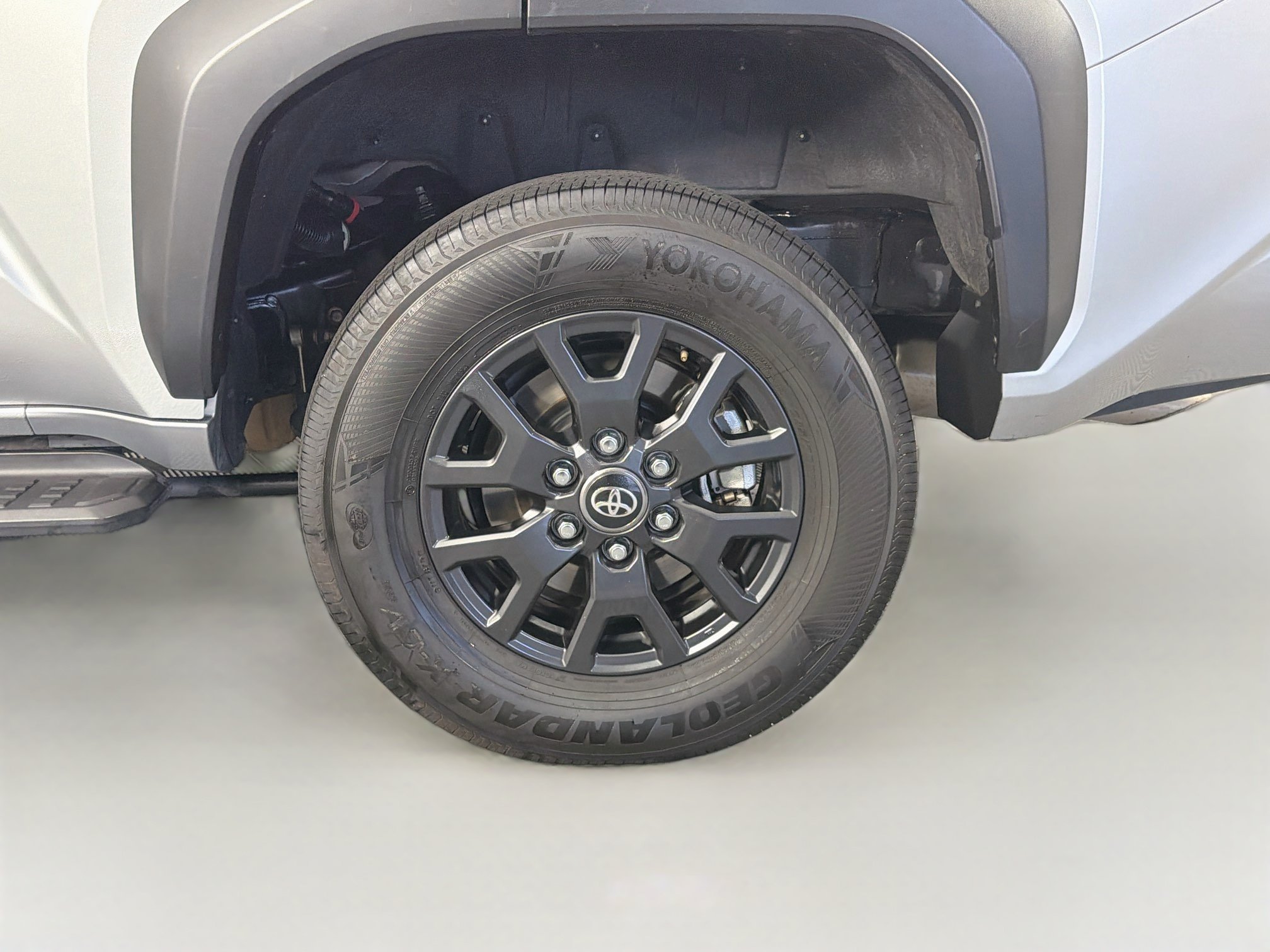 Used 2025 Toyota 4Runner SR5 AWD/4WD image 11