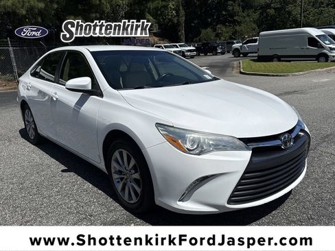 Used 2015 Toyota Camry XLE FWD image 1