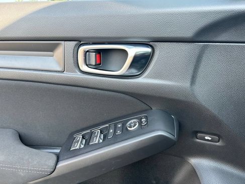 Used 2022 Honda Civic Sport image 14