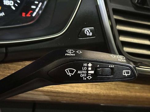 Used 2023 Audi Q5 2.0T Premium w/ Convenience Package image 24