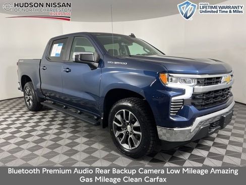 Used 2022 Chevrolet Silverado 1500 LT AWD/4WD image 1