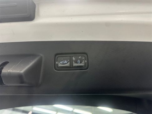 Used 2024 Genesis GV60 RWD image 20