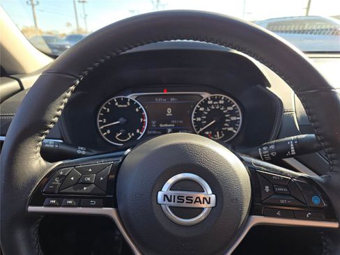 Used 2022 Nissan Altima 2.5 SV w/ SV Premium Package image 35