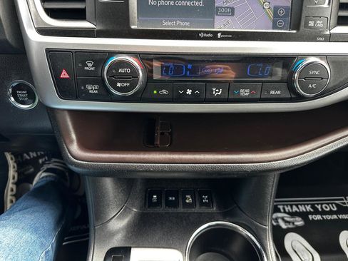 Used 2015 Toyota Highlander XLE image 14
