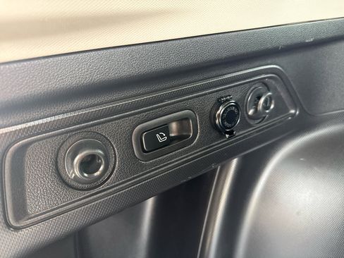 Used 2019 Subaru Forester Touring w/ Popular Package #3 image 9