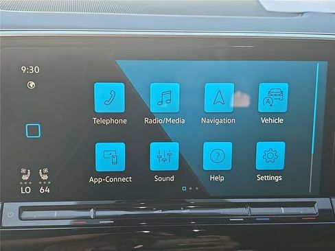 Used 2024 Volkswagen Atlas Cross Sport SE FWD image 18