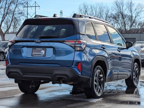 Used 2025 Subaru Forester Premium image 11