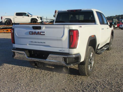 New 2026 GMC Sierra 2500 SLT w/ SLT Premium Package image 5