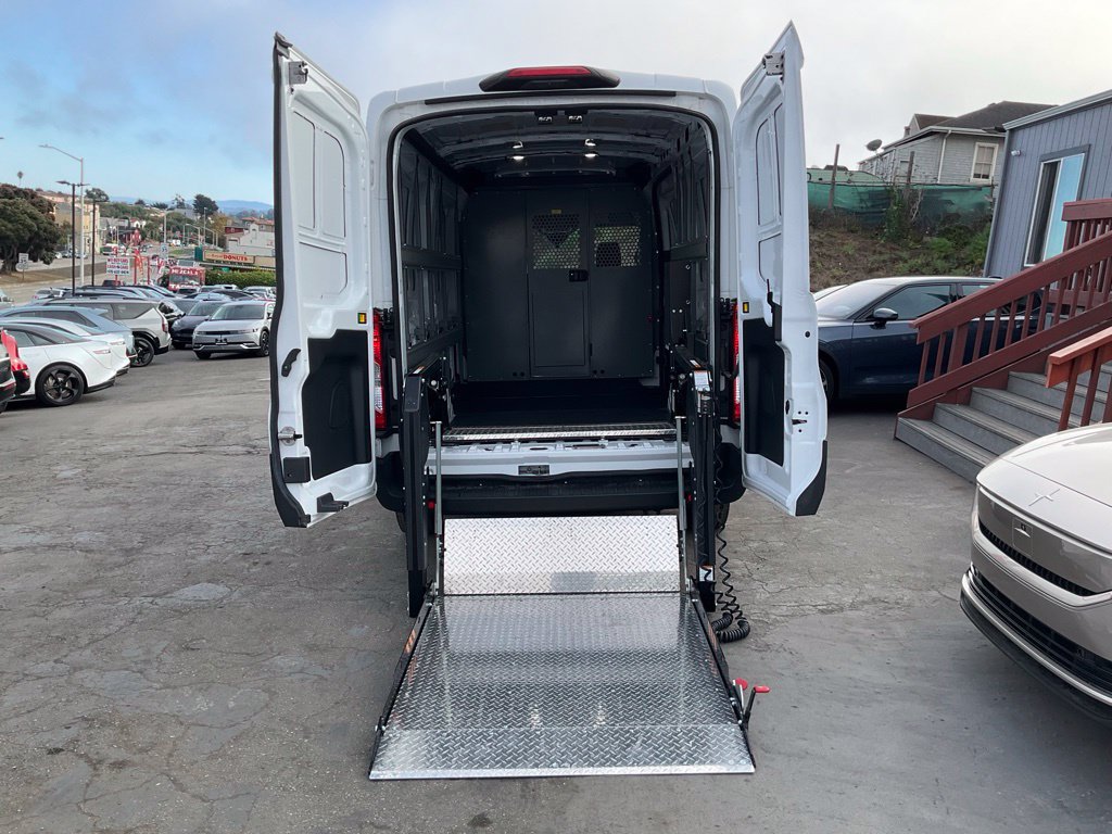 Used 2023 Ford E-Transit Medium Roof RWD image 14