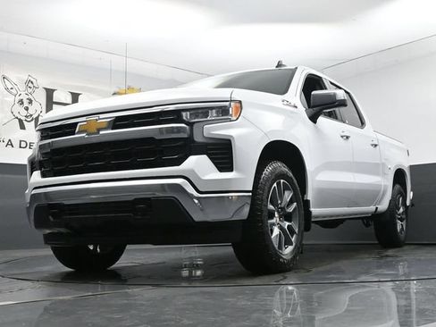 New 2026 Chevrolet Silverado 1500 LT w/ Z71 Off-Road Package AWD/4WD image 4