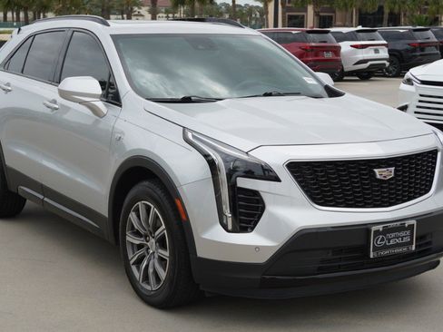 Used 2019 Cadillac XT4 Sport FWD image 3
