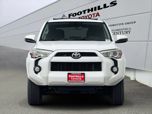 Used 2018 Toyota 4Runner SR5 AWD/4WD image 2