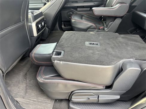 Used 2023 Ford Expedition Limited image 20