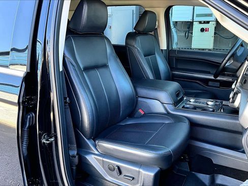 Certified 2022 Ford Expedition XLT image 8