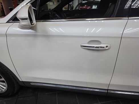 Used 2018 Lincoln MKX Select w/ Select Plus Package image 19