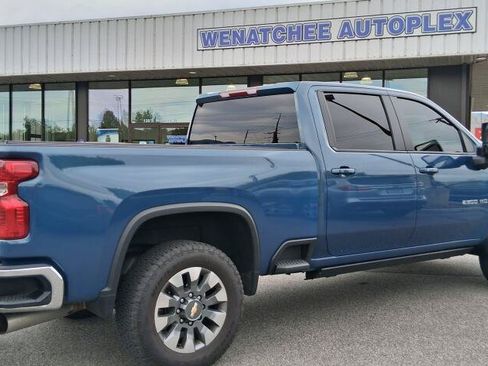 Used 2025 Chevrolet Silverado 2500 LT AWD/4WD image 3