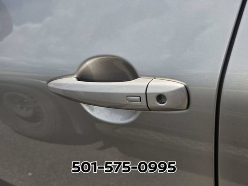 Used 2025 Nissan Rogue SL FWD image 8