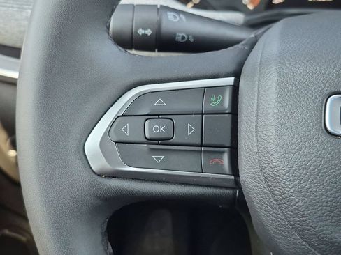 Used 2025 Jeep Compass Latitude AWD/4WD image 20