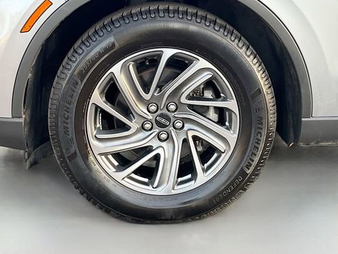 Used 2023 Lincoln Aviator Standard w/ Elements Package image 32