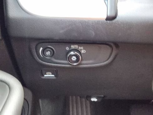 Used 2023 GMC Terrain SLE w/ Driver Convenience Package FWD image 23