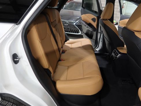 Used 2024 Lexus RX 350 Premium w/ Convenience Package FWD image 15