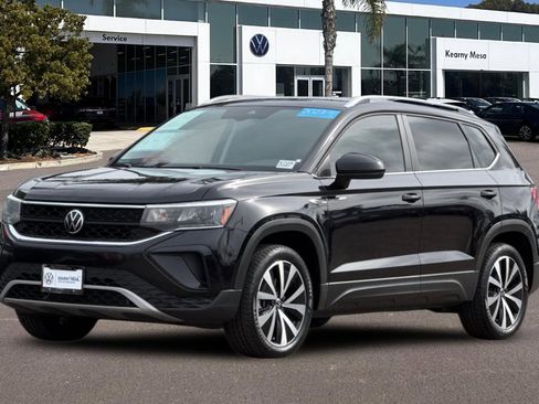 Used 2023 Volkswagen Taos SE image 8