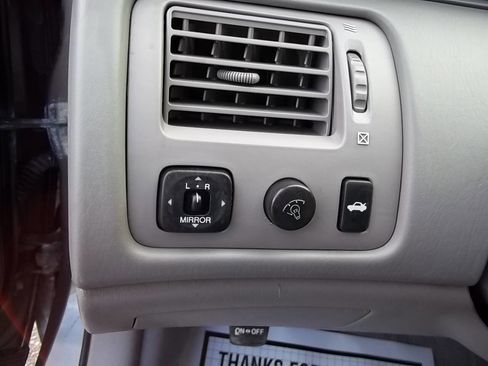 Used 2003 Toyota Avalon XLS image 22